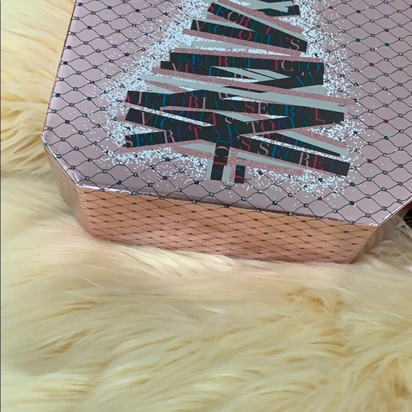 Victoria’s Secret Tease Trio Gift Set - Picture 10 of 10